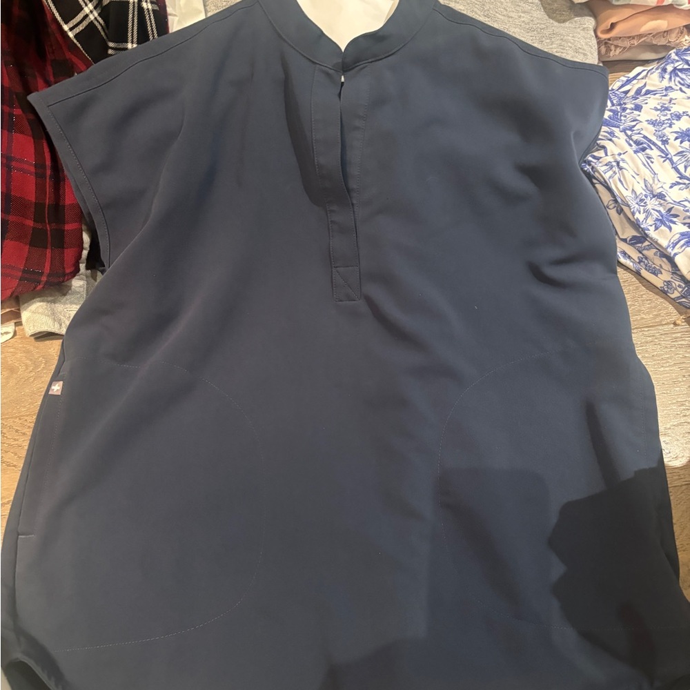 Figs Rafaela Oversized Scrub Top in Dark Harbor